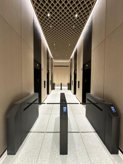 IMG 0263 Turnstiles Lobby 2